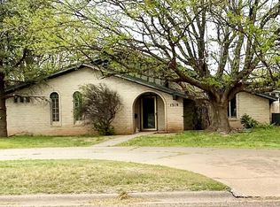 1310 Borger St, Plainview, TX 79072