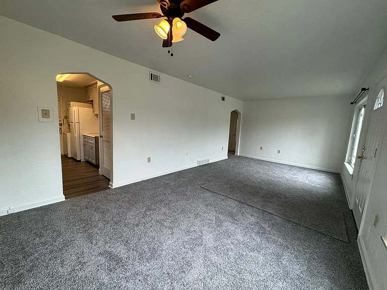 110 Southvue Ct — Photo 6