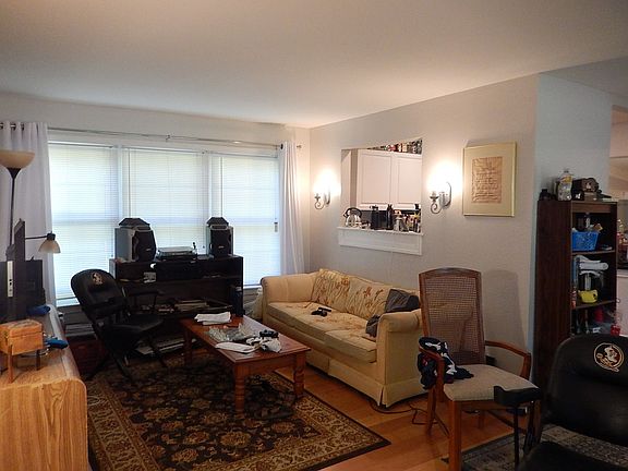 3rd image of 1814 Sunset Ln