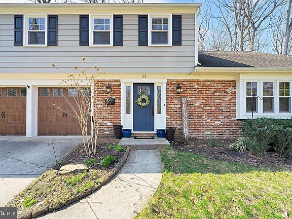 5th image of 135 Barcroft Dr