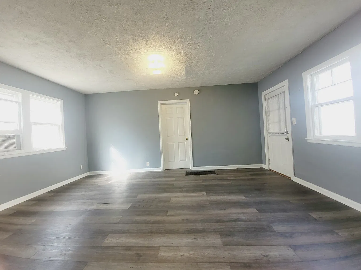 1 bed, $850 — Photo 2