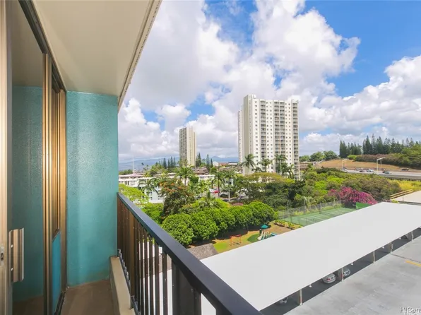 98-402 Koauka Loop APT 605, Aiea, HI 96701