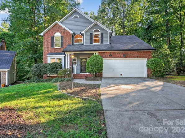9238 Heritage Woods Pl, Charlotte, NC 28269