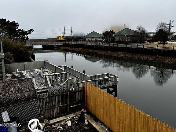 3rd image of 1830 E Riverside Drive