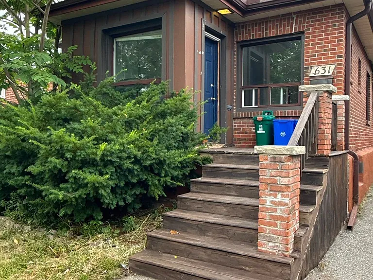 631 Christie Ave — Photo 2