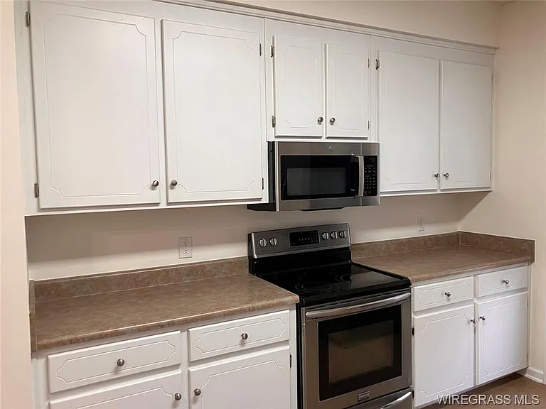 209 Camden Dr — Photo 6