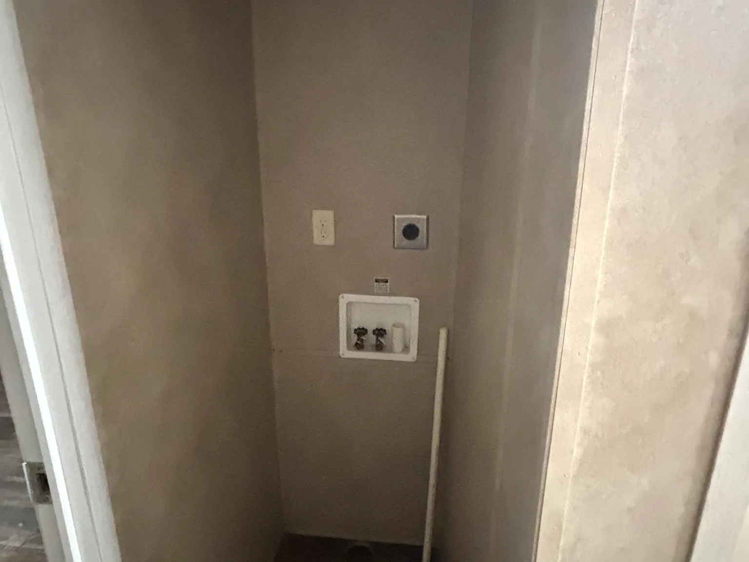 3 bed, 924 sqft, $1,529 — Photo 3