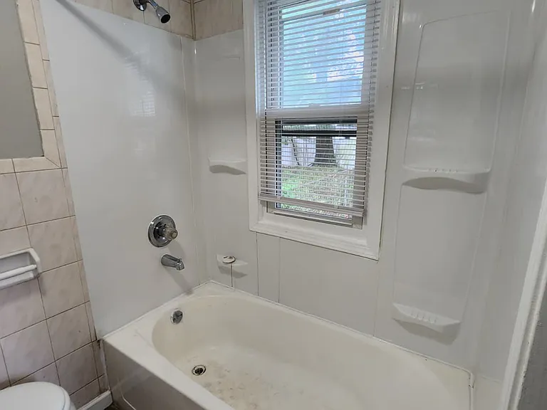 202 Hallock Ave #2022 — Photo 15