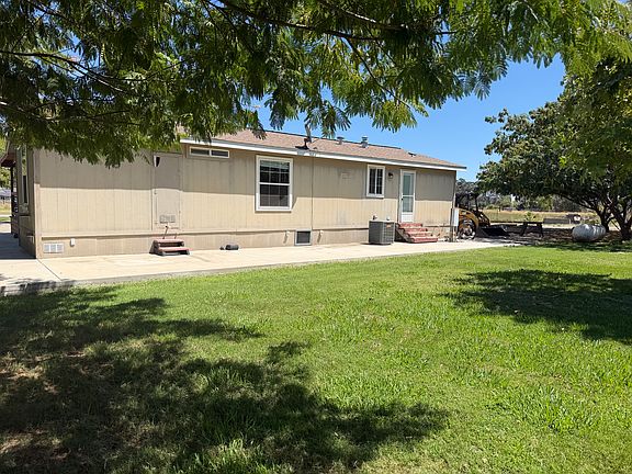 4th image of 23409 Hamilton Ave