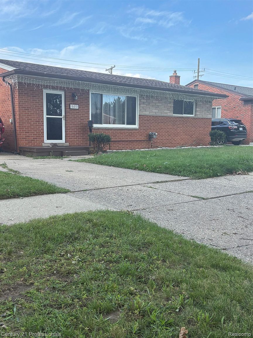 1603 Westbrook Dr, photo 1