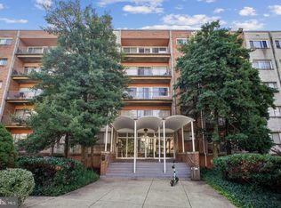 5831 Quantrell Ave APT 409, Alexandria, VA 22312