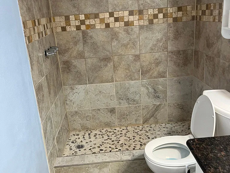 shared bathroom (common area)