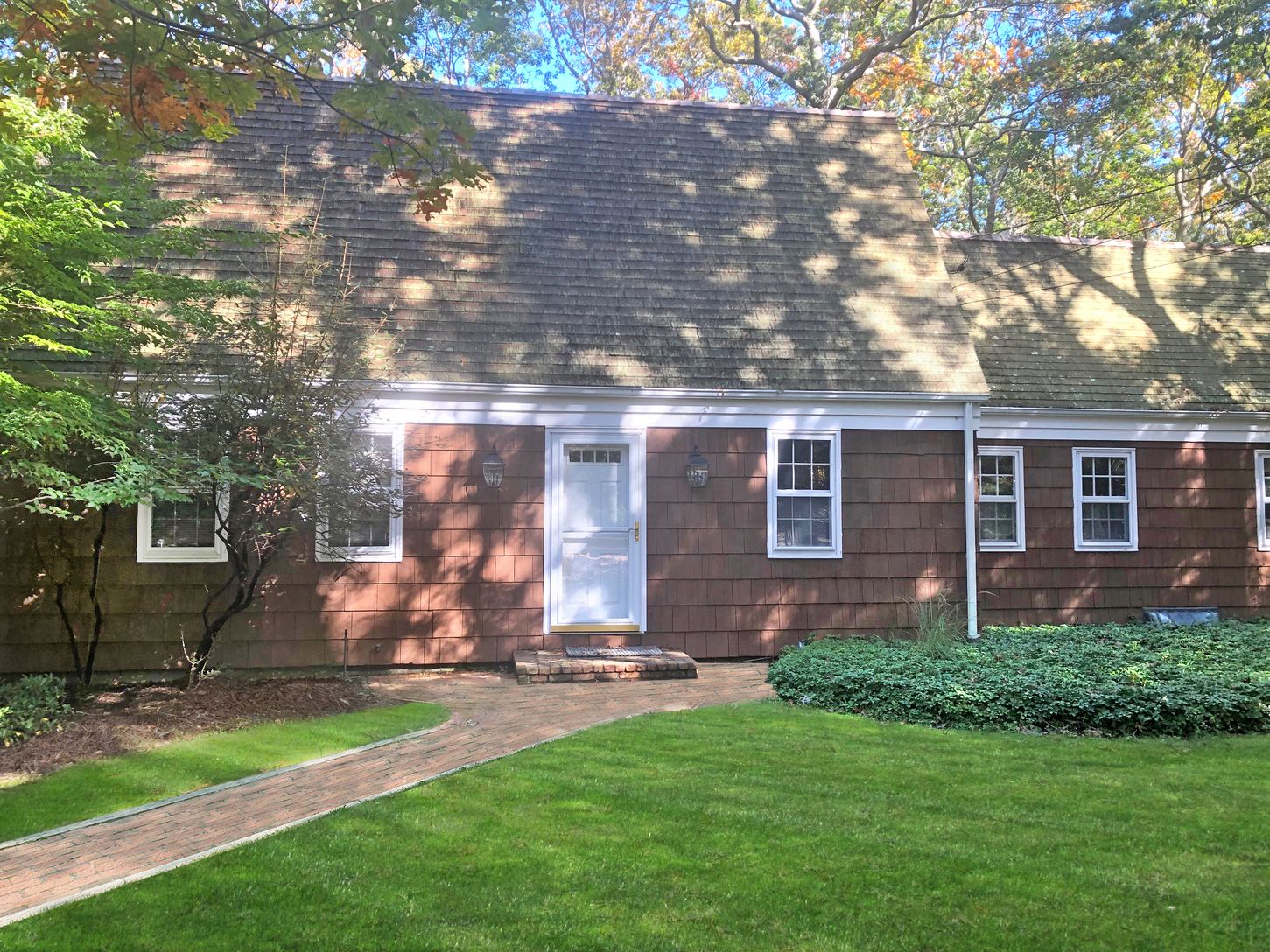  EAST HAMPTON CLASSIC COTTAGE