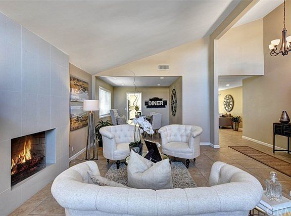 5th image of 4196 Banyan Ave