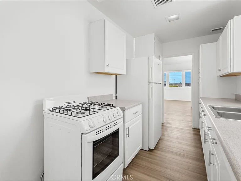 511 E Palm Ave — Photo 12