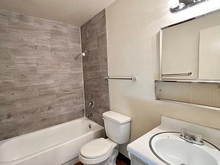 3022-3024 W Bijou St — Photo 12