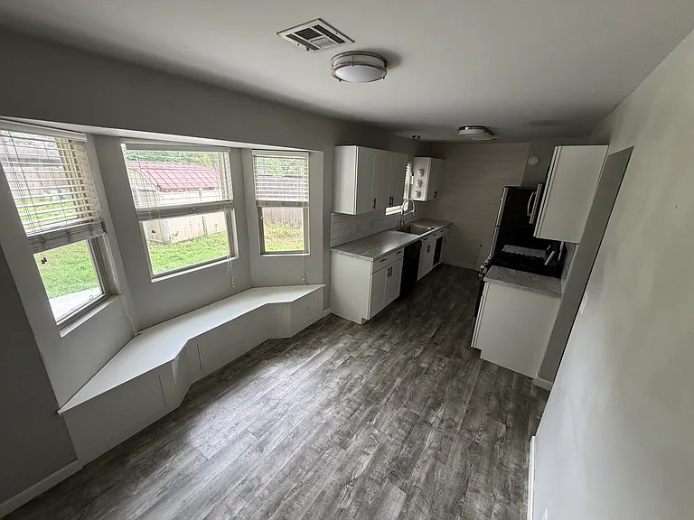 13417 S 86th East Ave — Photo 3
