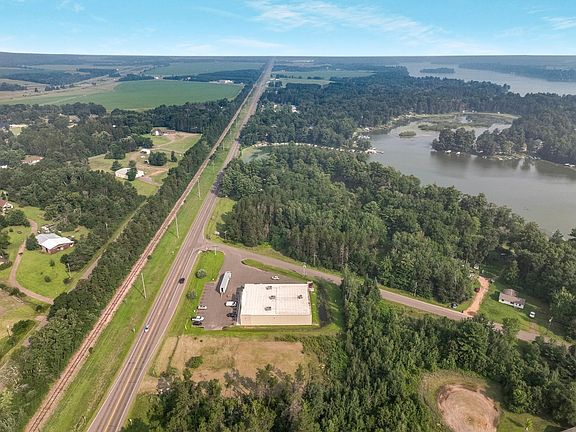 5th image of 1844 N Highway Blvd