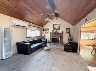 635 Acacia Dr, Crestline, CA 92325