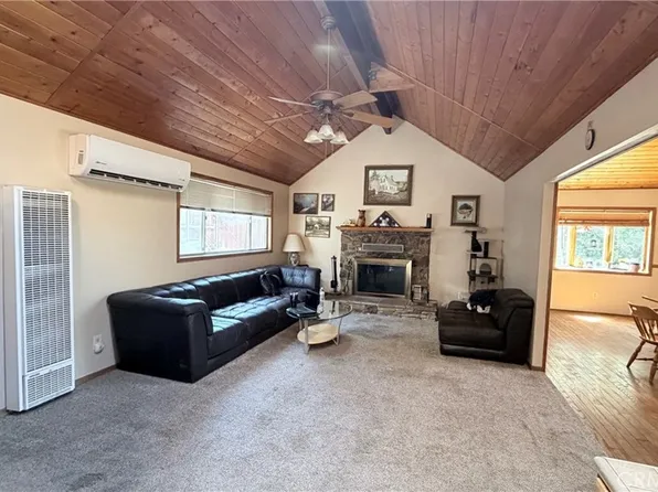 635 Acacia Dr, Crestline, CA 92325