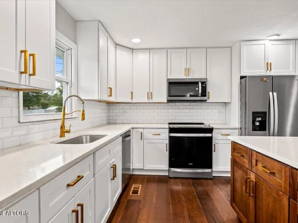 334 Indian Mound Cir, Jacksboro, TN 37757
