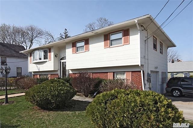 1st image of 211 Bennett Ave