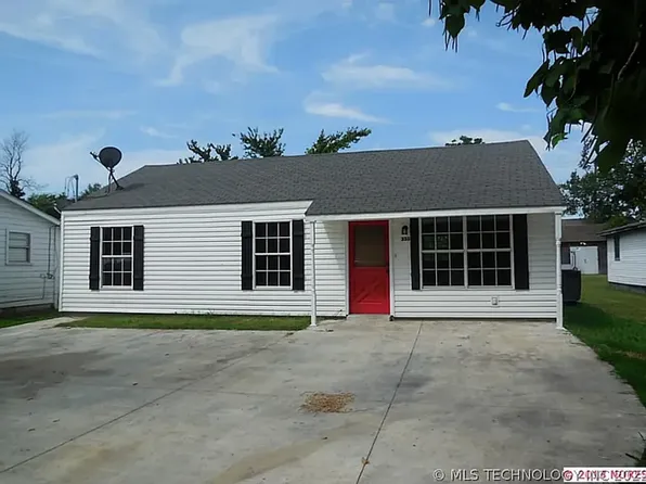 330 N 2nd St, Sperry, OK 74073