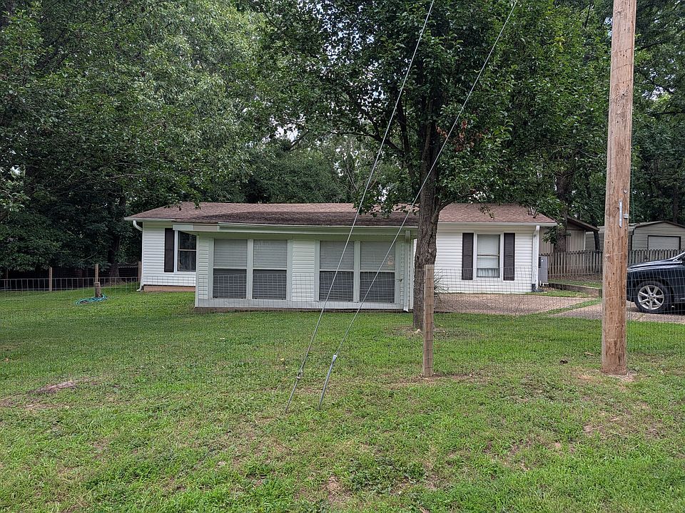 1st image of 4624 Yvonne St
