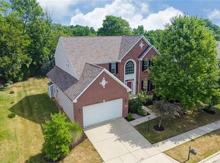 2452 Forest Oaks Dr, Dayton, OH 45431