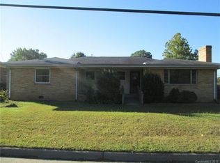 811 Rogers Lake Rd, Kannapolis, NC 28081