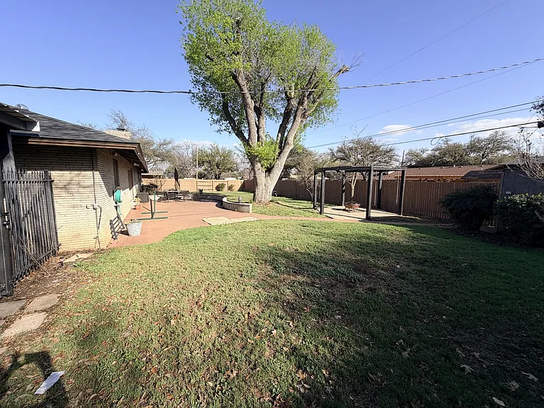 2601 Oxford Ave — Photo 36