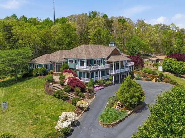 1526 Cedar View Ln, Hiawassee, GA 30546