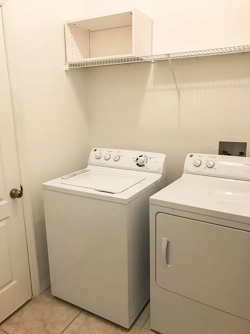 Exquisite 3 Bed 2 Bath Home For Rent In Orlando, Fl Available September — Photo 4