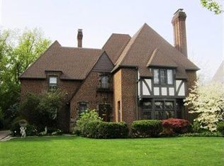 17469 Lake Ave, Lakewood, OH