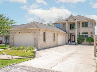 32972 Killewald Dr, New Baltimore, MI 48047