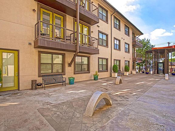 3rd image of 1333 N Peak St #3111