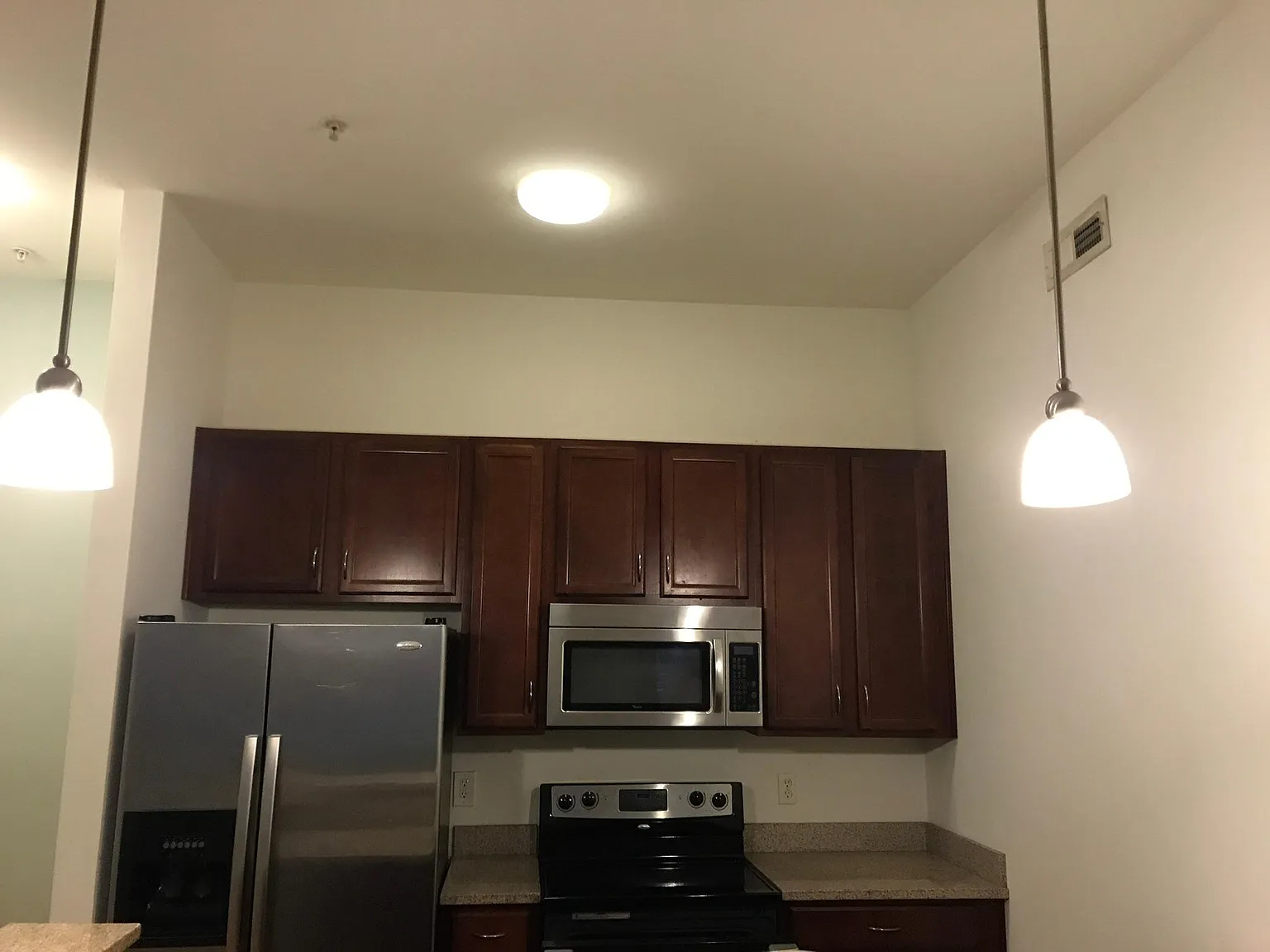 2 bed, 850 sqft, $1,495 — Photo 2