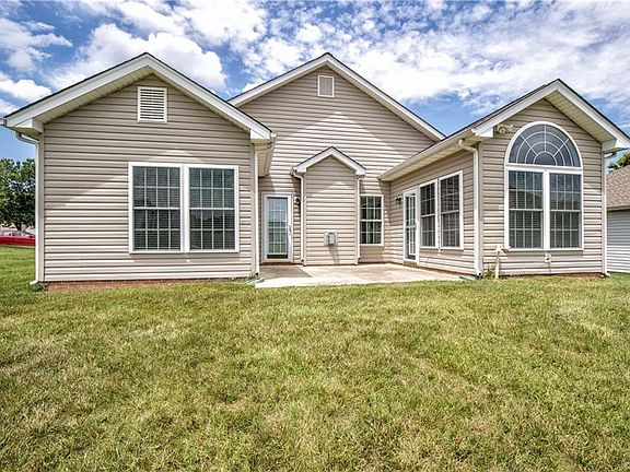 2nd image of 4176 English Holly Cir