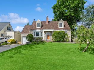 48 Avon Rd, Hewlett, NY 11557