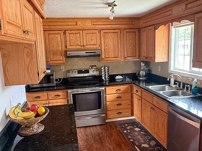 2307 S Best Rd — Photo 6