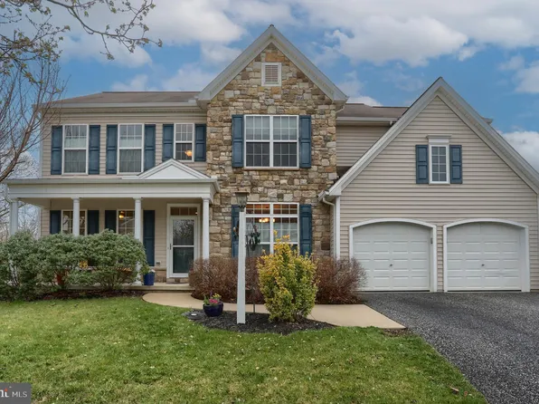 2264 Flintlock Dr, Hummelstown, PA 17036