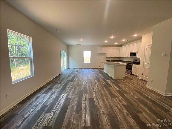 2nd image of 3523 Cambridge Pl #11