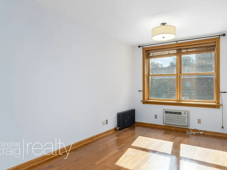 440 De Graw St #2 — Photo 3