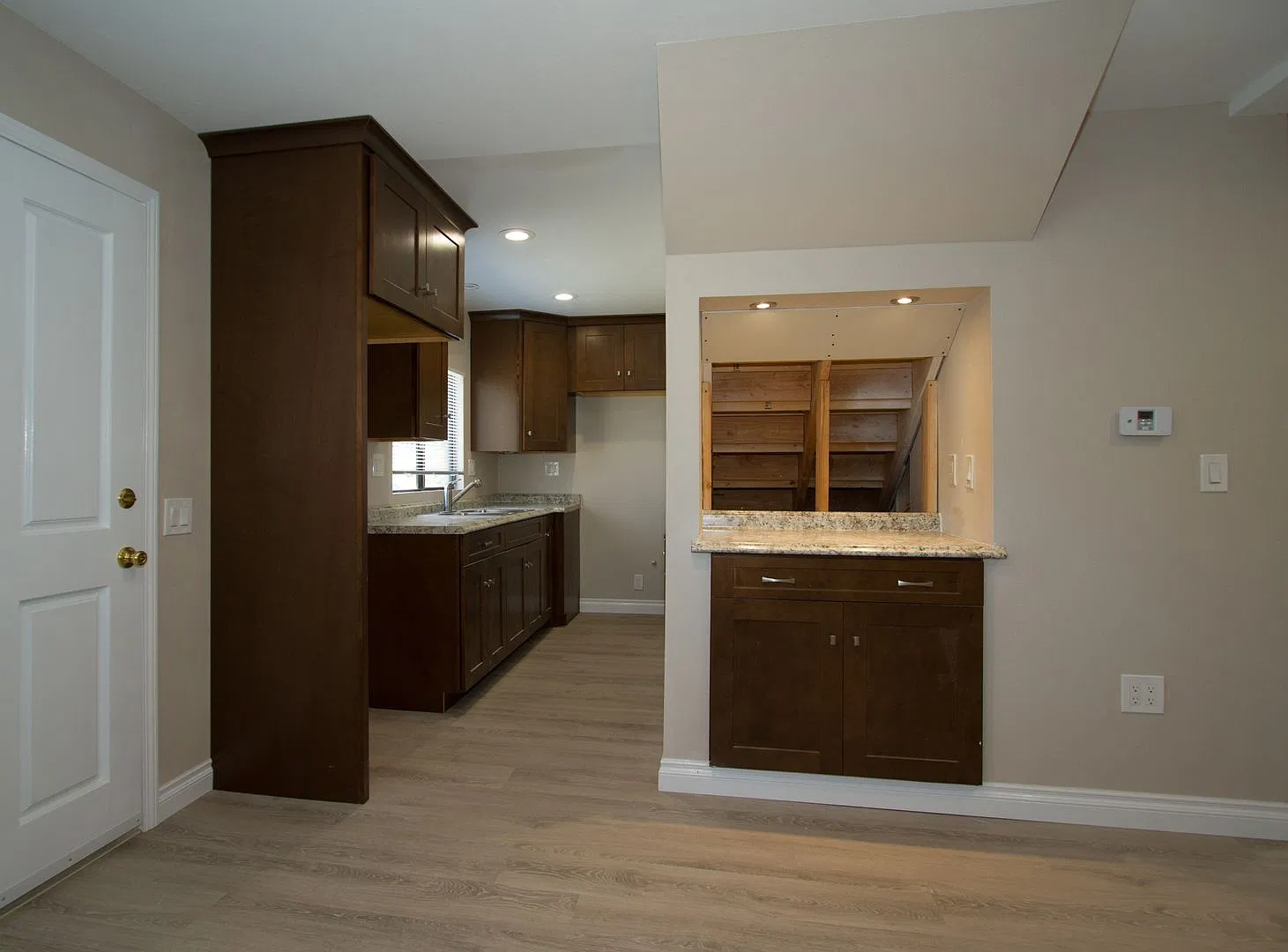 2 Bedroom, 1 Bath with view of the Bay in charming Cuesta by the Sea — Photo 3