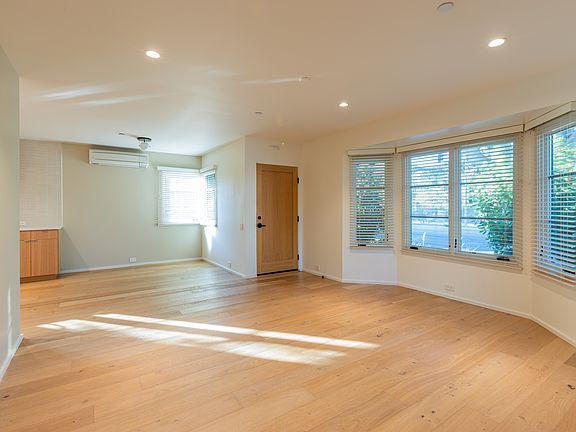 3rd image of 1415 N Hobart Blvd #1417
