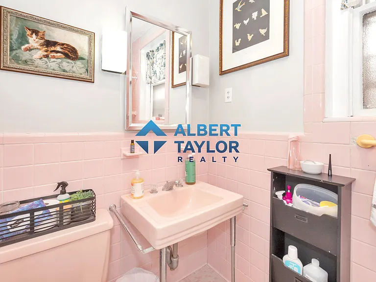 106 Strathmore Rd #2 — Photo 4