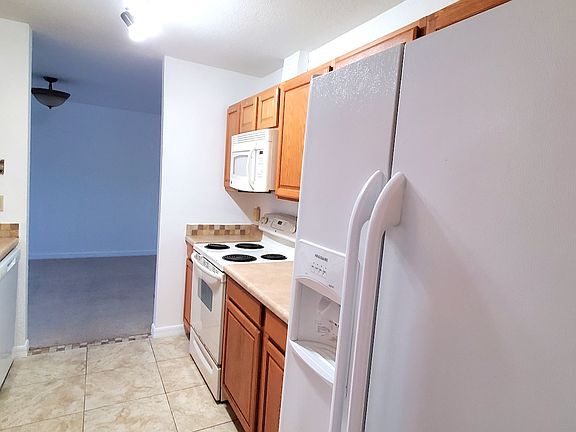 3rd image of 1526 Winter Green Blvd