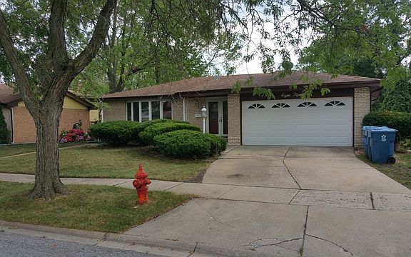 2nd image of 815 E 168th St