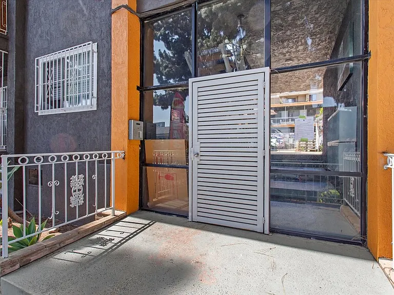 Lanewood — Photo 20