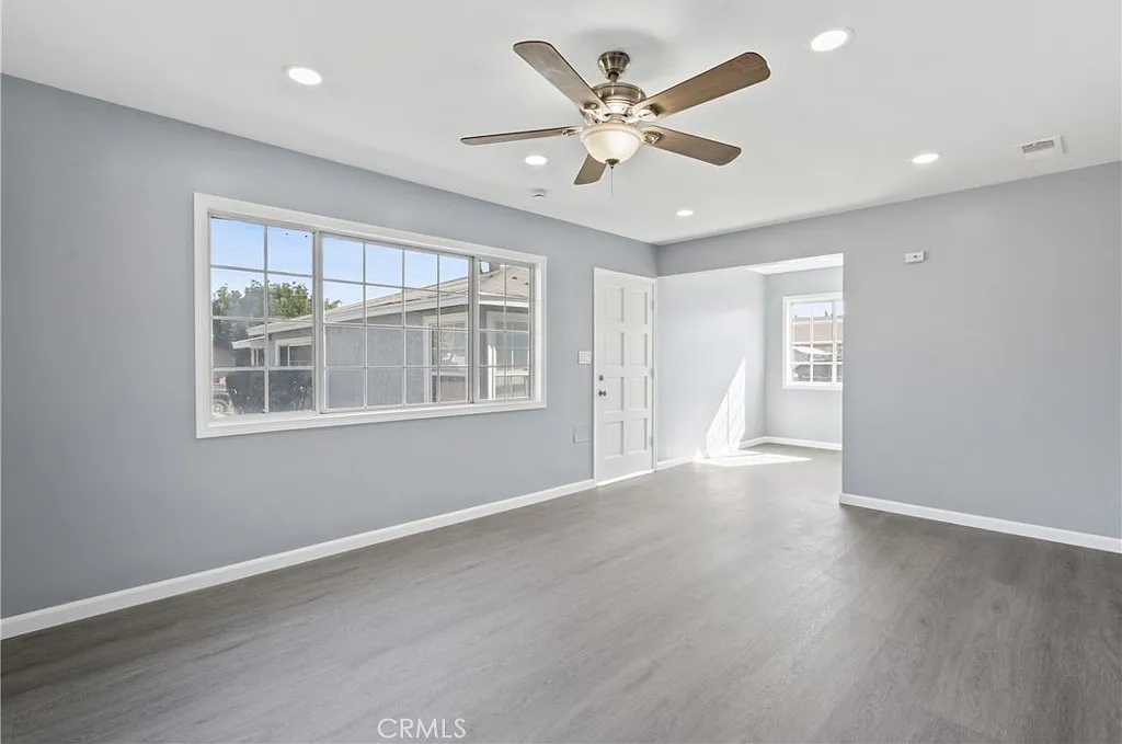 2 bed, 881 sqft, $3,495 — Photo 4
